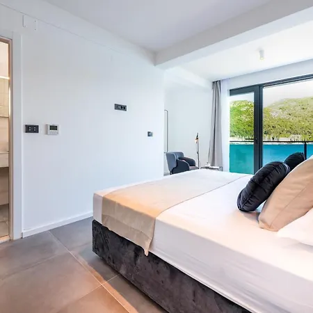 Sol Del Mar Iii * Slano