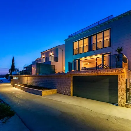 Sol Del Mar Iii Slano